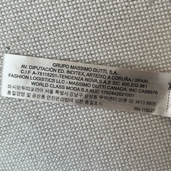 Massimo Dutti Flutter Sleeve Top (size US 4 or Eur 36) - Picture 10 of 13